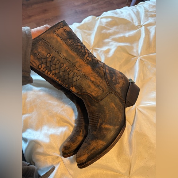 Freebird rustl cowboy distressed boot size 8 EUC - Picture 10 of 11